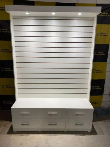 Estante canaletado com gaveteiro e iluminação MDF