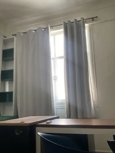 CONJUNTO DE CORTINAS BLACKOUT PARA DOIS VÃOS DE JANELAS.