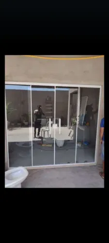 Porta de vidro temperado para área externa