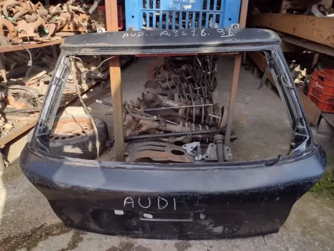 Tampa Traseira Audi A3 ano 98 Original 