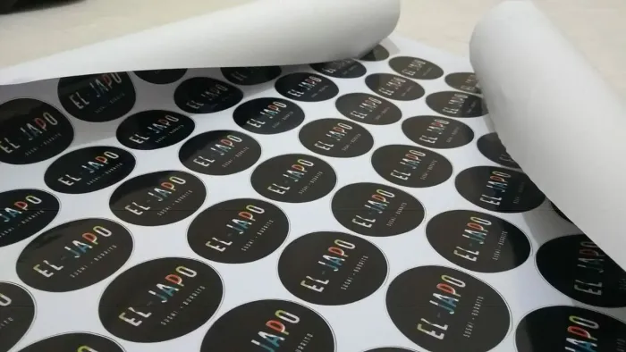Adesivos com logomarca redondo e quadrado personalizado para sacolas e embalagens 