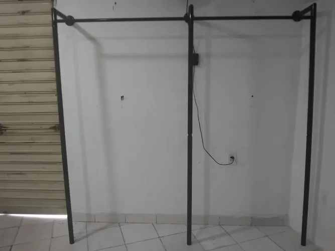 Arara coluna para vestidos