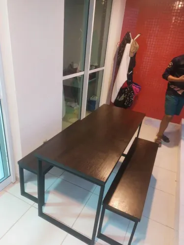 Mesa de Jantar com Bancos - Madeira Maciça
