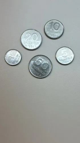 lote de cruzeiros e centavos
