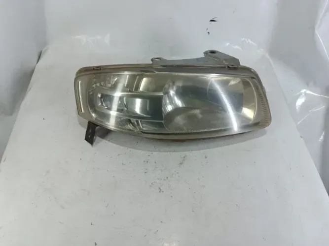 Farol lado direito VW Gol/Saveiro/Parati G4 06-09 (C/Detalhes) 