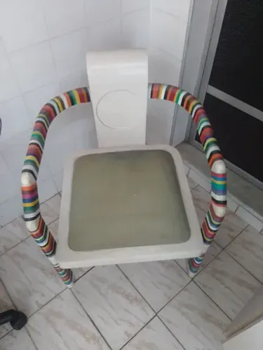Cadeira antiga , decorada artesanal