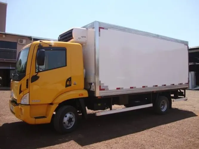 Baú Frigorífico gancheiro NOVO comprimento 5,20m