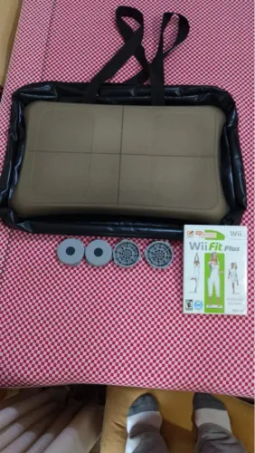 Wii Fit Plus + Balance Board + Capa balance board + capa de transporte