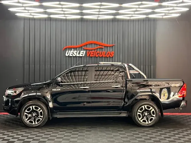 Toyota Hilux CD SRX 4X4 2.8 TDI 16V Diesel Aut. 2024