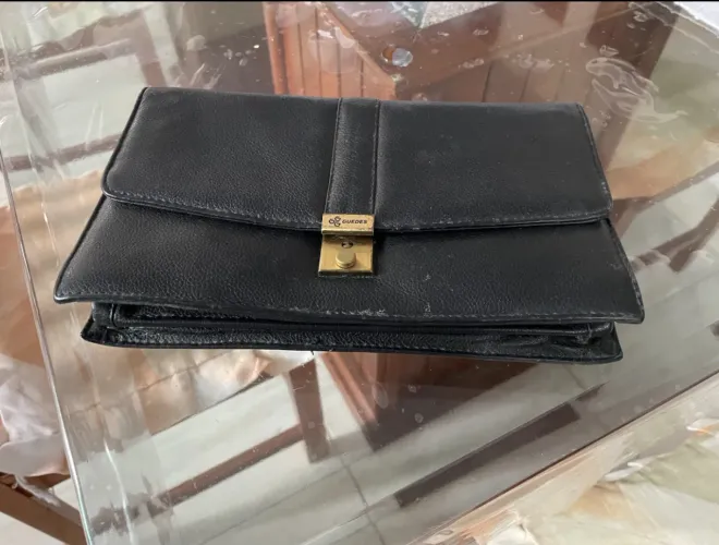 Bolsa de mão.