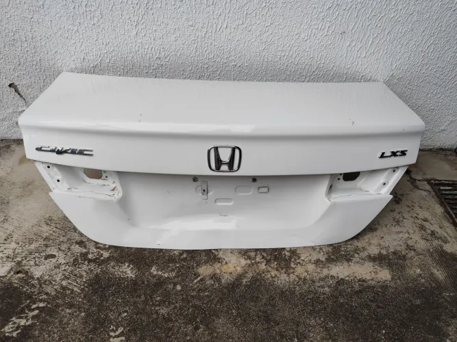 Vendo Tampa do Porta Malas do Honda Civic LXS 2012 a 2016, usado para recuperação.