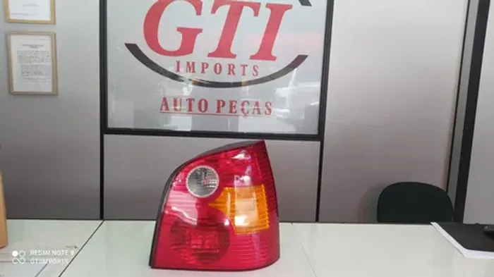 Lanterna Traseira Direita Volkswagen Polo Hatch 2003 A 2006