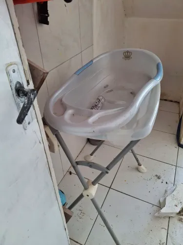 Banheira e suporte 70,00