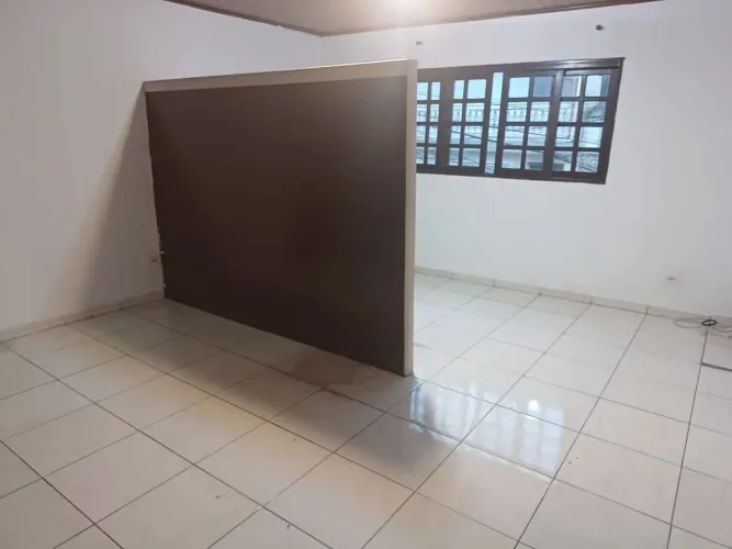 CASA DE 3 COMODOS  SEMI INDEPENDENTE  JD STO EDUARDO