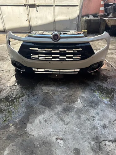 Para choque dianteiro Fiat toro ano 2018/19