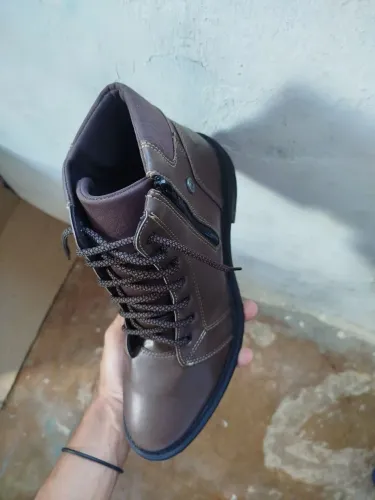 Bota Coturno Slim com Zíper,Tam: 42/43 e 43/44(PIX, DINHEIRO, CARTÃO).
