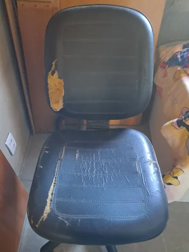 Cadeira Escritório - precisa de reforma