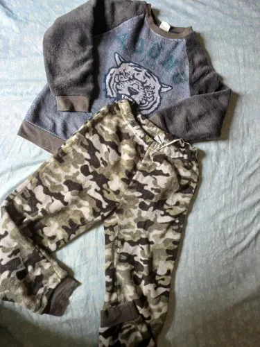 Pijama Infantil de Camuflagem com Detalhe de Tigre