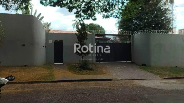 Casa para alugar, 4 quartos, Cidade Jardim - Uberlândia/MG - Rotina Imobiliária