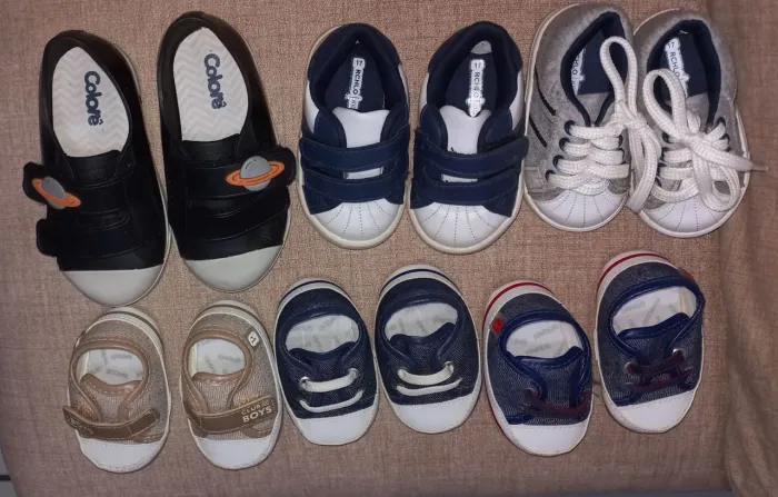 Lote de 06 pares de sapatos infantis