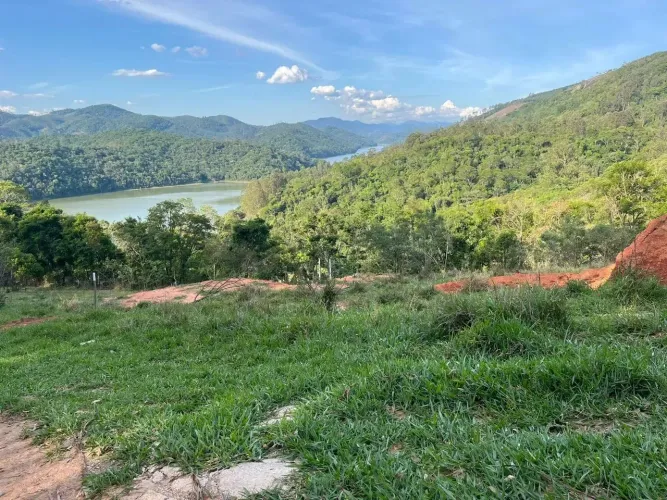 Lote de 916m² com Água e Energia