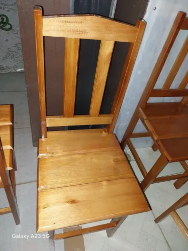 Cadeiras pura madeira maciça 
