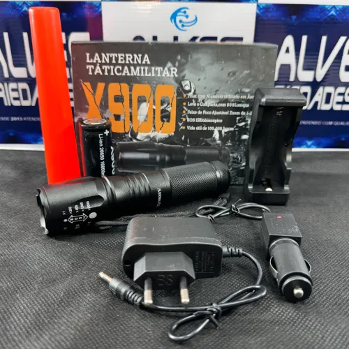 Lanterna de Led Tática Militar Recarregável X900