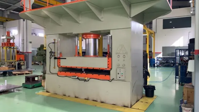 Prensa Hidráulica 400 Ton
