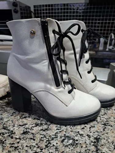 Bota Coturno Feminina Branca