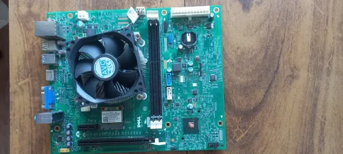 Placa Mãe Dell HNJFV rev a00 Socket 1150 Com Defeito. Acompanha processador Intel Celeron