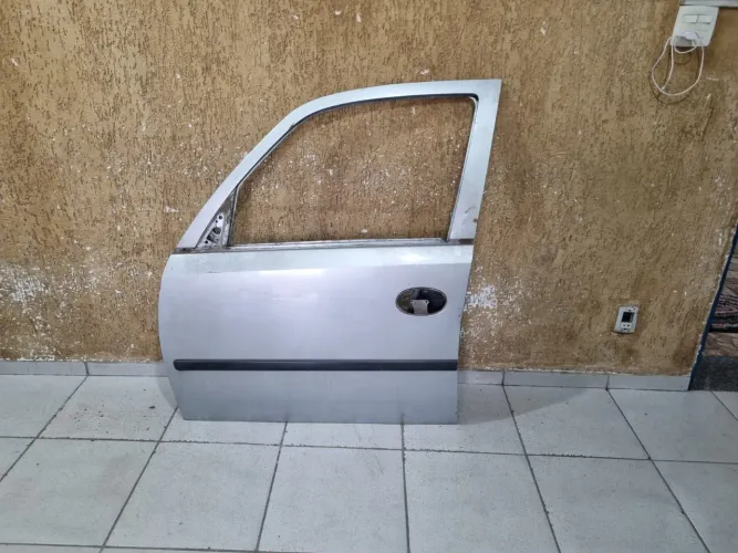 Porta dianteira esquerda Meriva 2003/2004/2005/2006/2007/2008/2009/2010/2011/2012