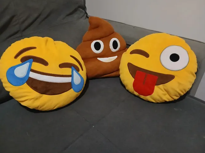 Almofadas Emoji - Diversão para sua casa!