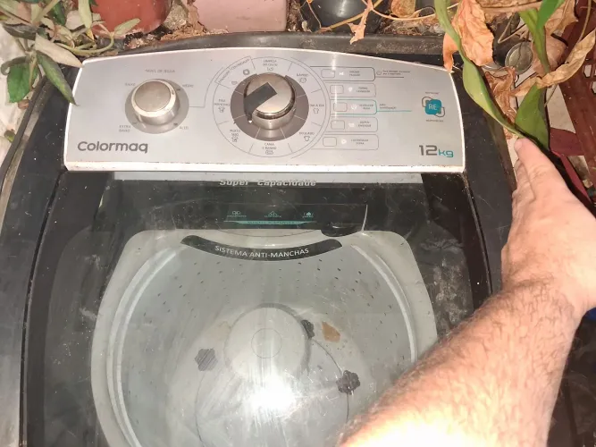 Máquina Colormaq com defeito 13kg 220v