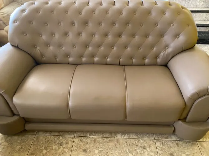 Vende-se sofa de Courinho  2 e 3 lugares 