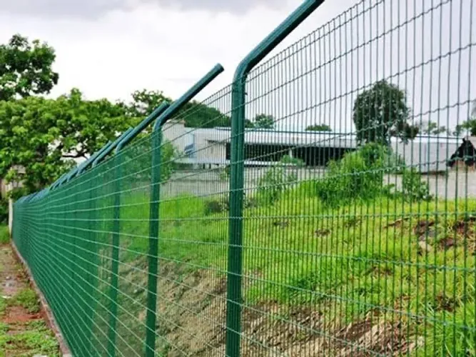 Alambrado e matéria prima 