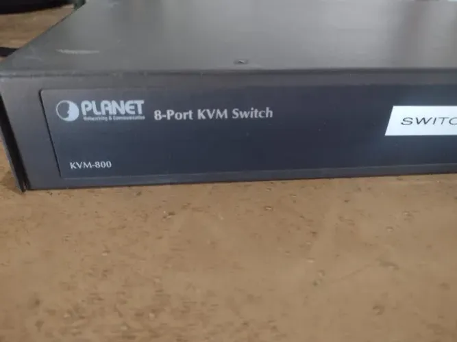 Switch Planet KVM-800