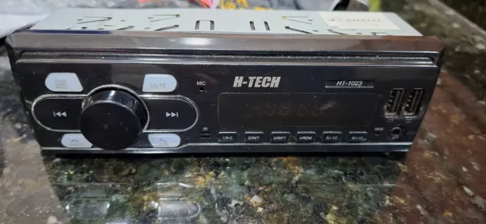 Auto Radio hi-tech 1023