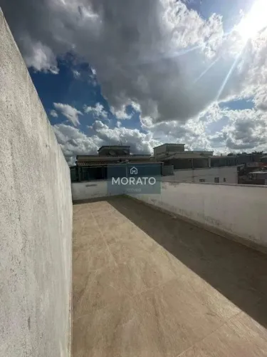 Cobertura em prédio individual 2 vagas de garagem Serrano