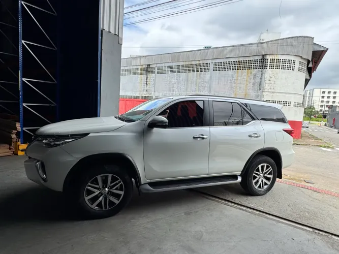 Toyota Hilux SW4 SRX 4X4 2.8 TDI 16V Dies. Aut. 2017