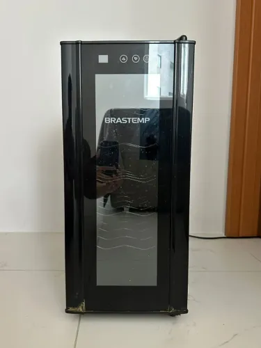 adega climatizada Brastemp 12 garrafas preta BZC12BEBNA 220V