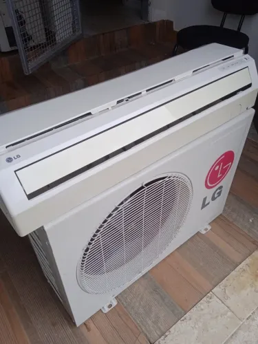 SPLIT LG 9.000 BTU - SEMINOVO MUITO CONSERVADO
