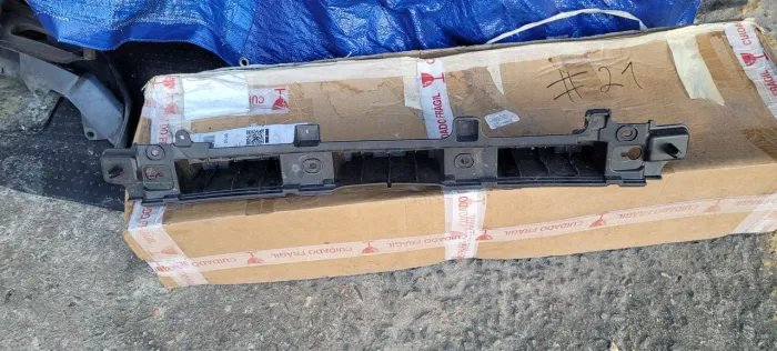 Guia parachoque Traseiro KA Hatch 19/21 Original