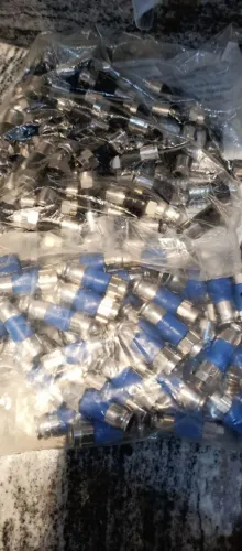 Vendo Conectores de compreensão RG06.