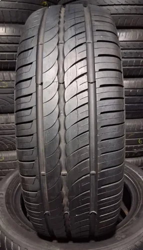 01 pneu 195/65/15 Pirelli P-1 seminovo por 280,00