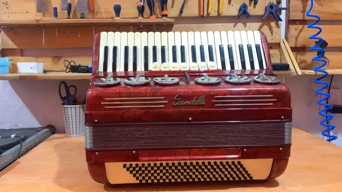 Acordeon Scandalli 4/5 voz
