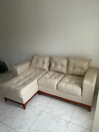 Sofá chaise 3 lugares 2.10 largura frete grátis R$ 1.599,99 a vista