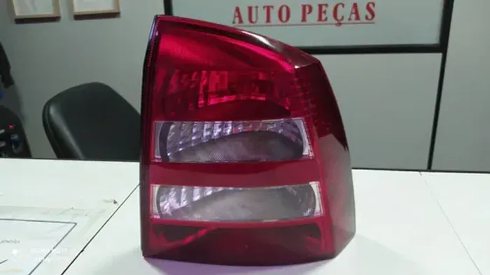 Lanterna Traseira Direita Chevrolet Astra Sedan 2004 A 2012