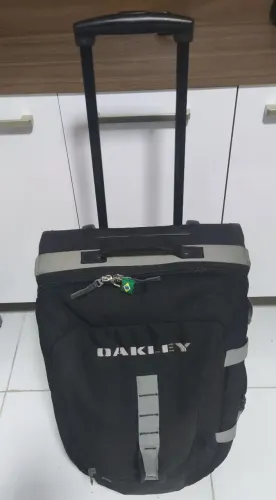 Mala Oakley Black Canvas Rolling