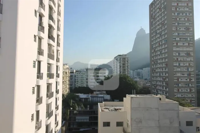 Apartamento de 259m² com 3 quartos e 2 vagas. Botafogo.
