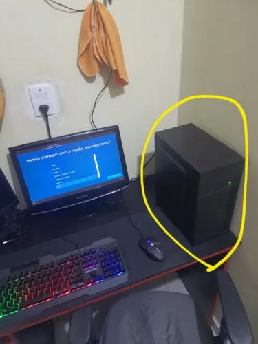 - PC Intel Pentium G870  4GB RAM  HD 160GB